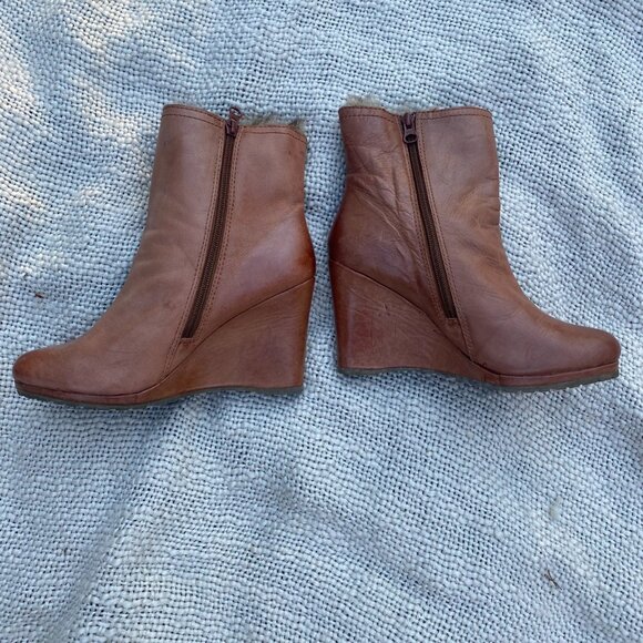 Calvin Klein Odelle Y2K tan leather faux fur lined wedge boots 9.5 - Picture 2 of 11